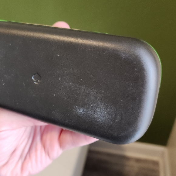 Kate Spade Vibrant Green Eyewear Case - Picture 4 of 6